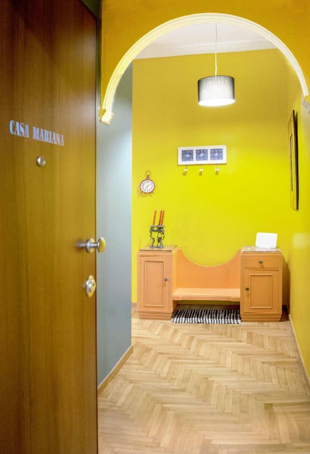"Casa De Colores", Next To The Metro Atény Exteriér fotografie